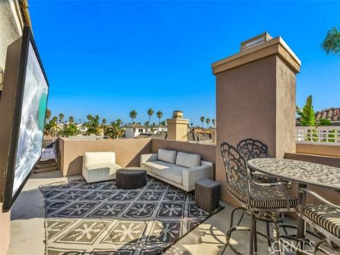 316  Goldenwest St  , Huntington Beach, CA