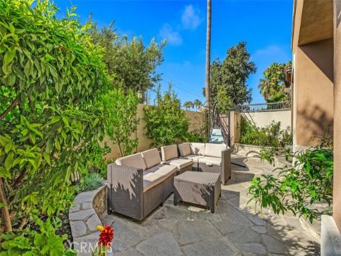 316  Goldenwest St  , Huntington Beach, CA