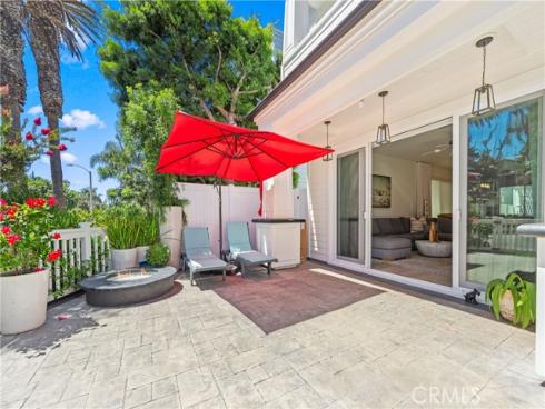 511  7th   Street, Huntington Beach, CA