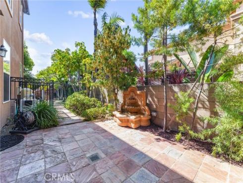 18945  York Lane  , Huntington Beach, CA