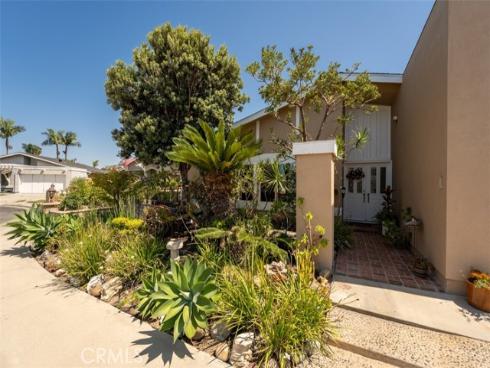 20392  Mooncrest   Circle, Huntington Beach, CA