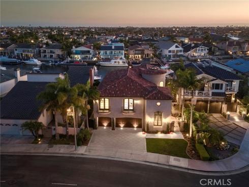 16131  Santa Barbara   Lane, Huntington Beach, CA