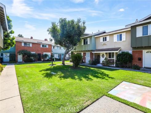 9687  Kensington   Drive, Huntington Beach, CA