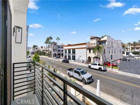 312  3rd   Street, Huntington Beach, CA