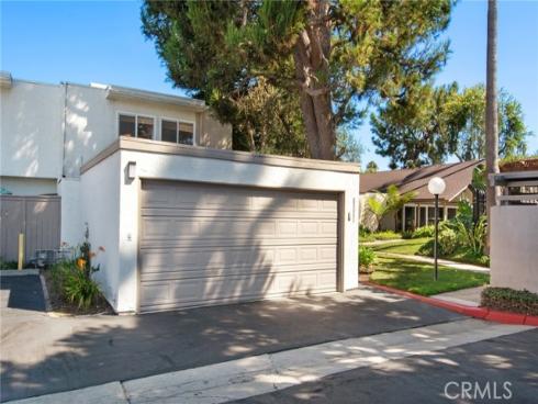 16725  Barefoot   Circle, Huntington Beach, CA