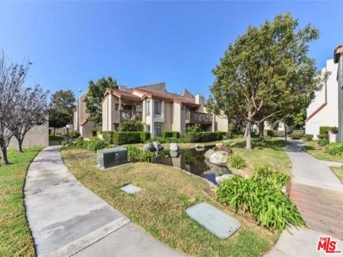 4791  Lago  103  Drive, Huntington Beach, CA