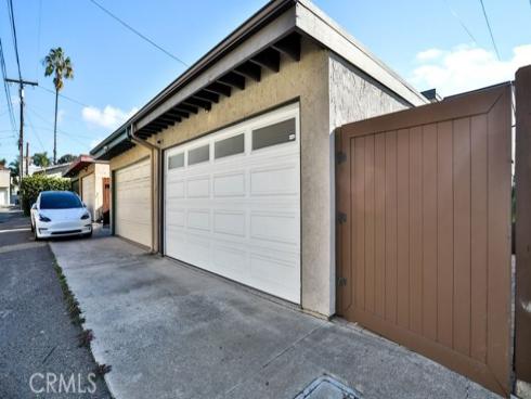 203  Frankfort   Avenue, Huntington Beach, CA