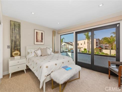 16721  Carousel   Lane, Huntington Beach, CA