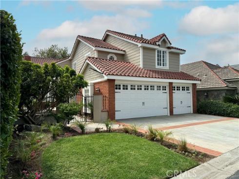 19375  Woodlands   Drive, Huntington Beach, CA