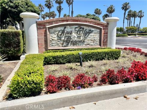 19375  Woodlands   Drive, Huntington Beach, CA