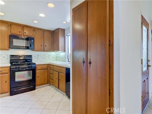 8565  Larkhall  802C  Circle, Huntington Beach, CA