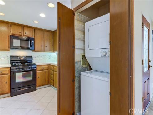 8565  Larkhall  802C  Circle, Huntington Beach, CA