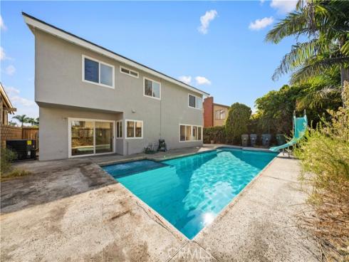 8381  Deepview   Drive, Huntington Beach, CA