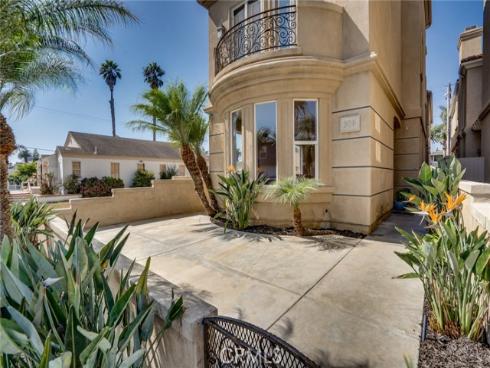 309  8th   Street, Huntington Beach, CA