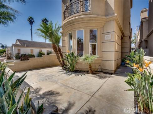 309  8th   Street, Huntington Beach, CA