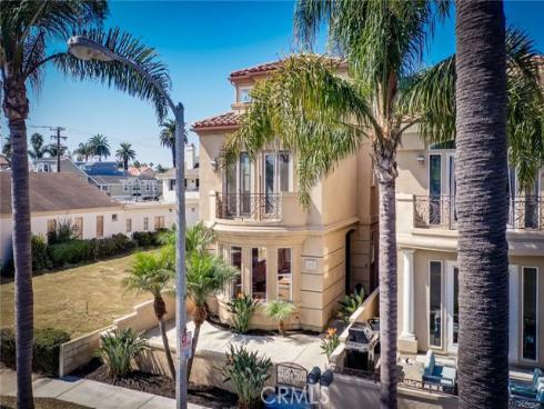 309  8th   Street, Huntington Beach, CA