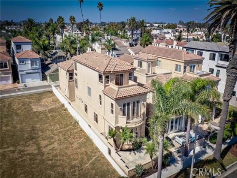 309  8th   Street, Huntington Beach, CA