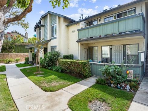 18242  Parkview  103  Lane, Huntington Beach, CA