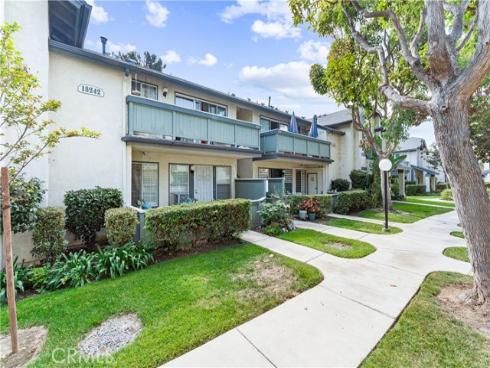 18242  Parkview  103  Lane, Huntington Beach, CA