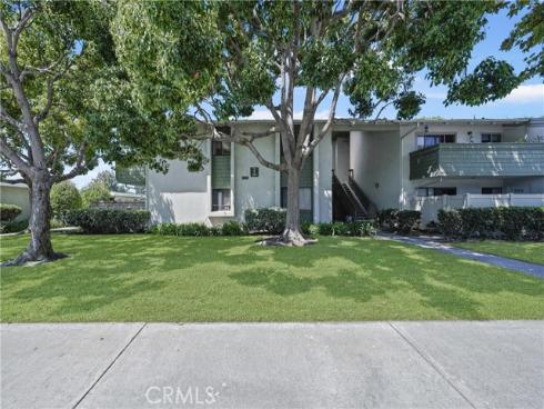 8777  Coral Springs  1E  Court, Huntington Beach, CA