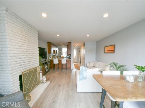 3957  Warner   Avenue, Huntington Beach, CA