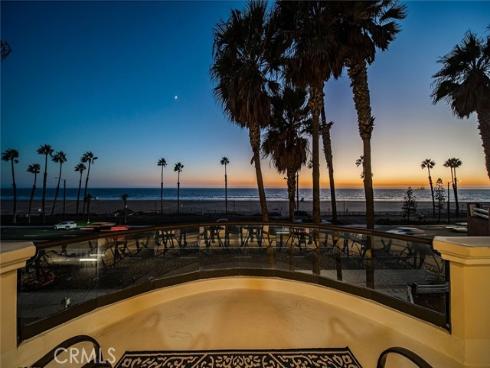 1312  Pacific Coast Hwy  , Huntington Beach, CA