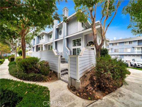 19110  Beachcrest  A  Lane, Huntington Beach, CA