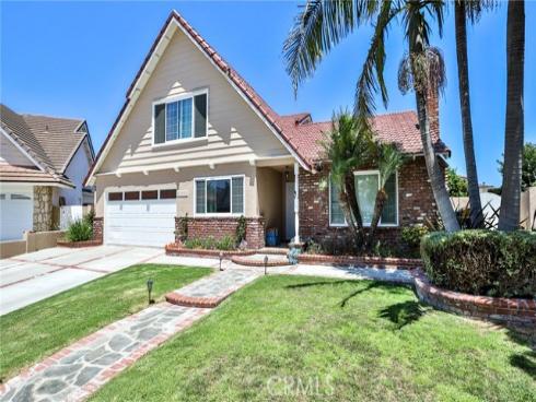 21372  Pensacola   Circle, Huntington Beach, CA