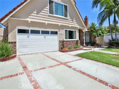 21372  Pensacola   Circle, Huntington Beach, CA