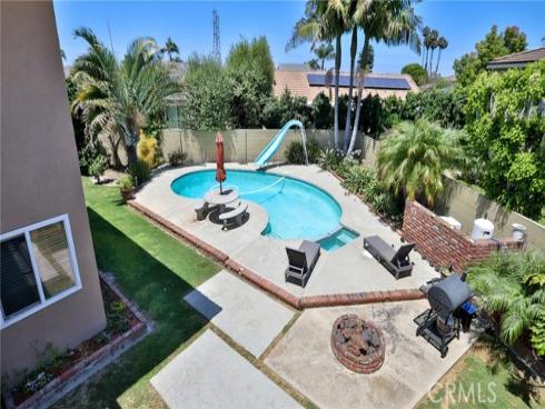 21372  Pensacola   Circle, Huntington Beach, CA