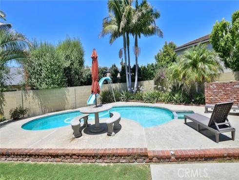 21372  Pensacola   Circle, Huntington Beach, CA