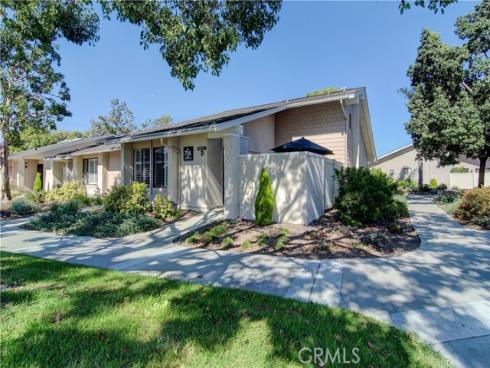 8565  Fallbrook  714D  Circle, Huntington Beach, CA