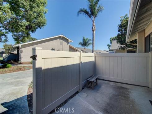 8565  Fallbrook  714D  Circle, Huntington Beach, CA