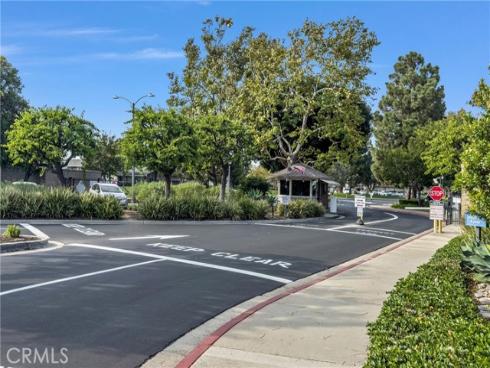 8644  Portola  12B  Court, Huntington Beach, CA