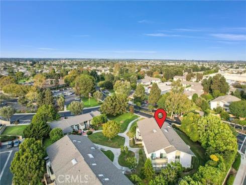 8644  Portola  12B  Court, Huntington Beach, CA