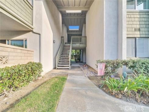 8644  Portola  12B  Court, Huntington Beach, CA