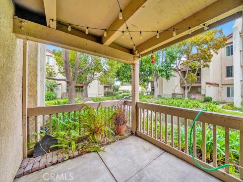 4861  Lago  100  Drive, Huntington Beach, CA