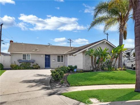 17852  Prescott Ln  , Huntington Beach, CA