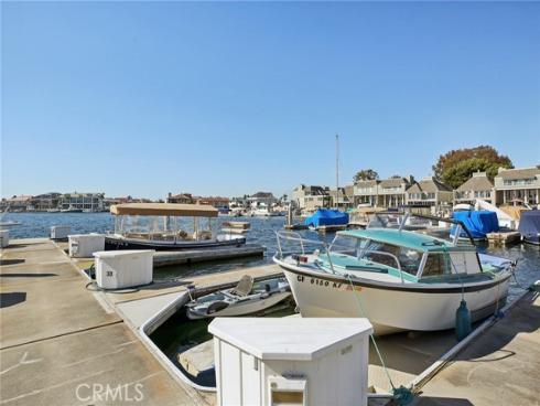 16552  Harbour  14  Lane, Huntington Beach, CA