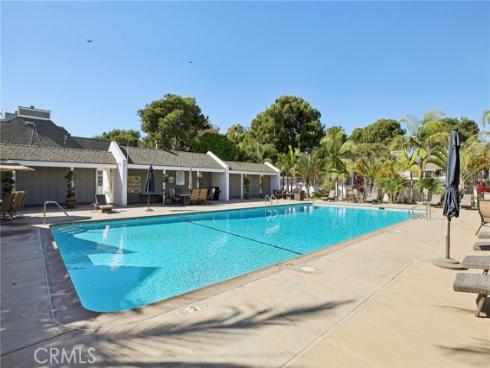 16552  Harbour  14  Lane, Huntington Beach, CA