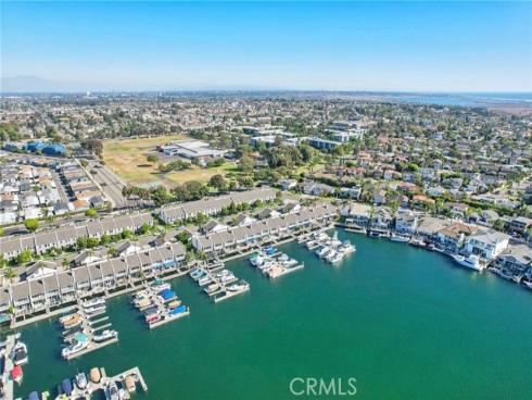 16552  Harbour  14  Lane, Huntington Beach, CA