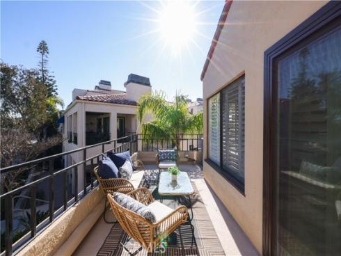 16476  Bordeaux  214  Lane, Huntington Beach, CA