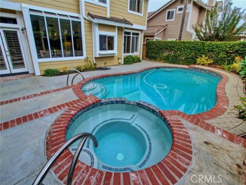 5692  Larkmont Dr  , Huntington Beach, CA