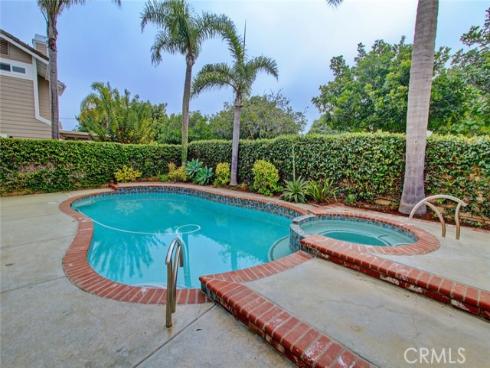 5692  Larkmont Dr  , Huntington Beach, CA