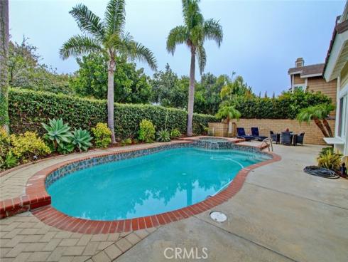 5692  Larkmont Dr  , Huntington Beach, CA