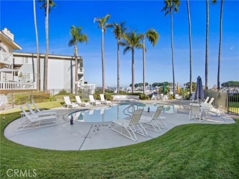 2872  Coast  305  Circle, Huntington Beach, CA