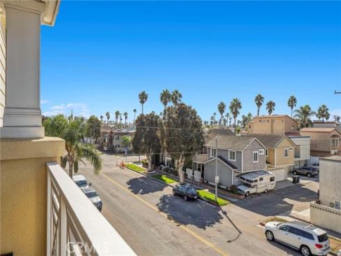 402  22nd   Street, Huntington Beach, CA