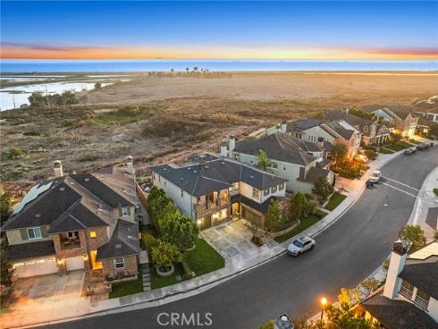 4682  Oceanridge   Drive, Huntington Beach, CA