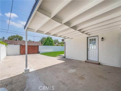 5562  Edinger   Avenue, Huntington Beach, CA