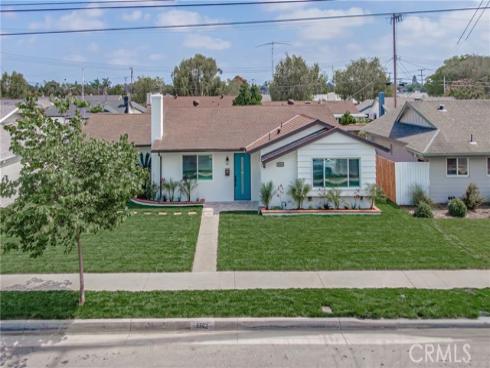 5562  Edinger   Avenue, Huntington Beach, CA